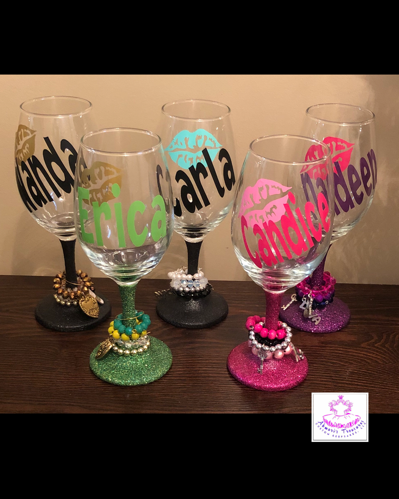 Mom's Time to Wine – 11.25 Wine Glass – Cocktails – Hiccup Girls in Glasses  – Enchanted Treasures Gifts